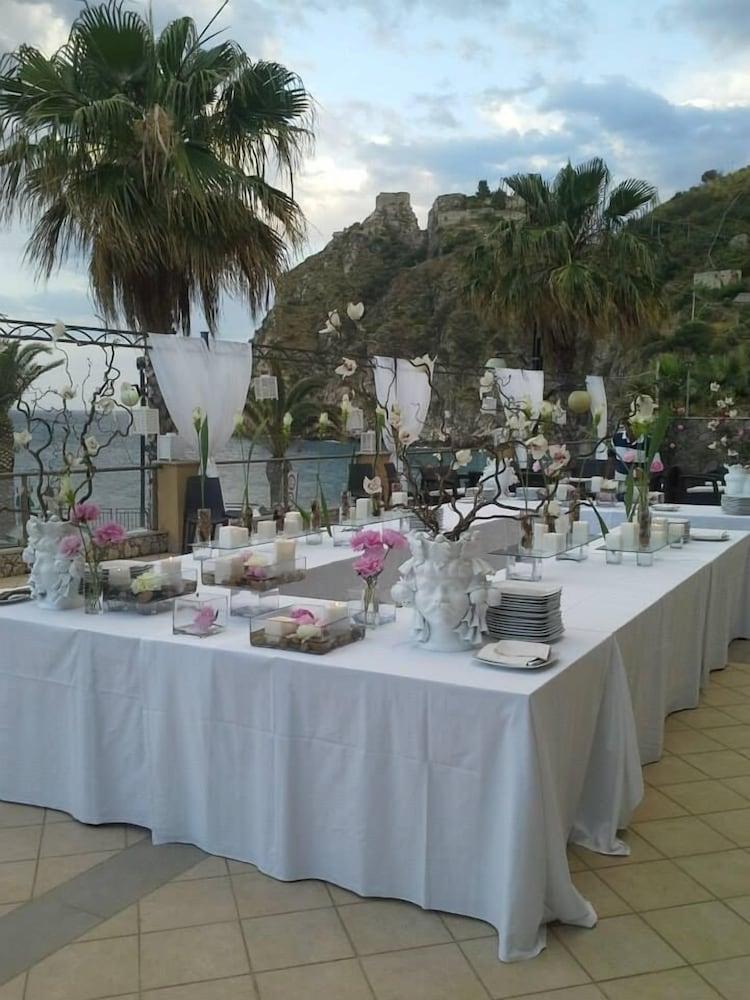 Elihotel SantʼAlessio Siculo Buitenkant foto
