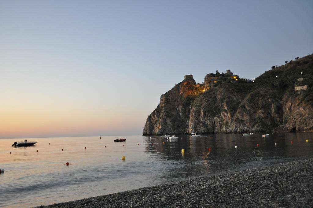Elihotel SantʼAlessio Siculo Buitenkant foto