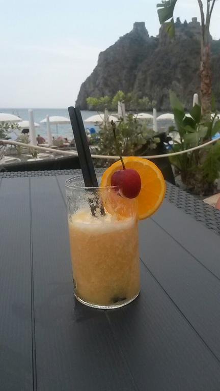 Elihotel SantʼAlessio Siculo Buitenkant foto