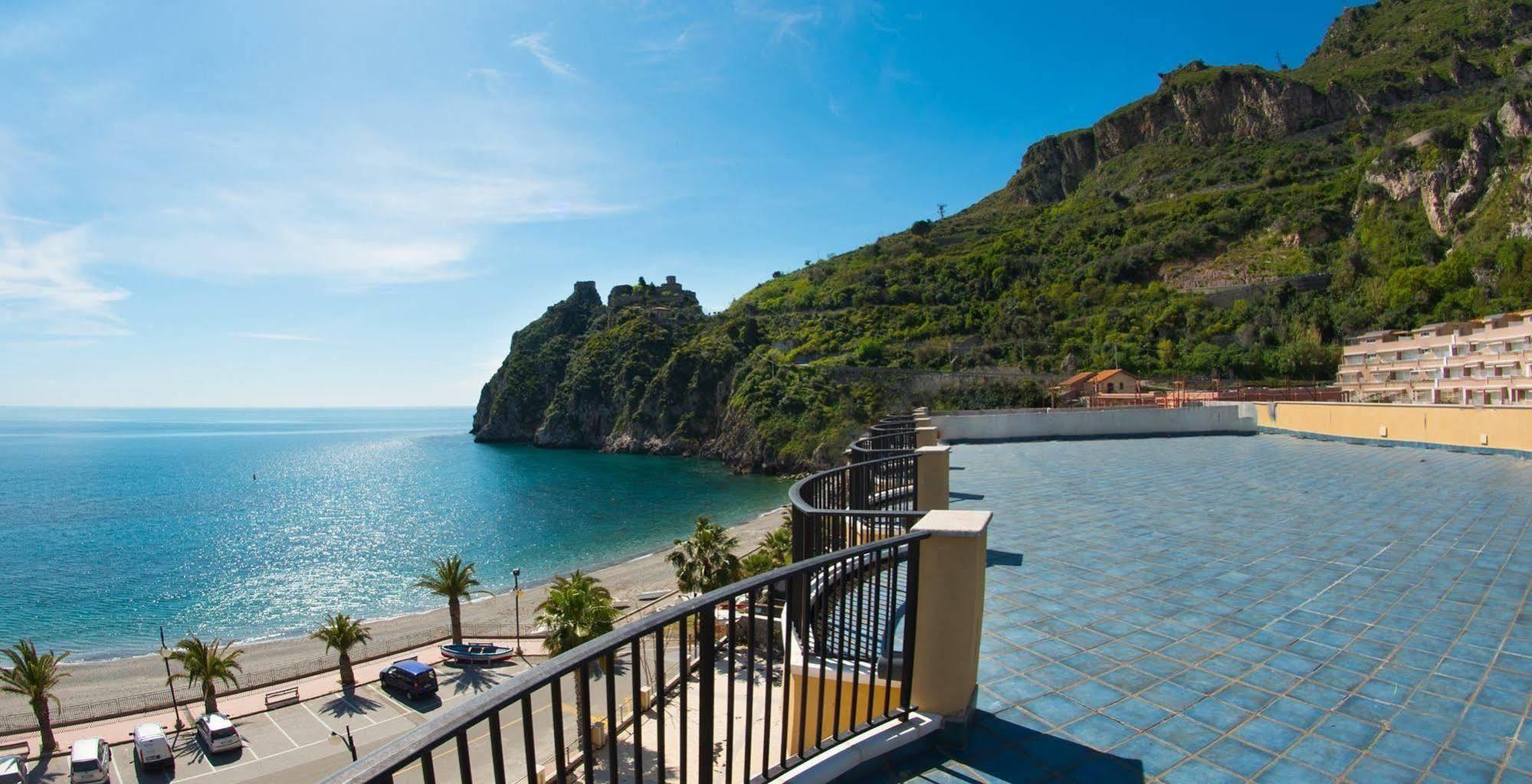 Elihotel SantʼAlessio Siculo Buitenkant foto