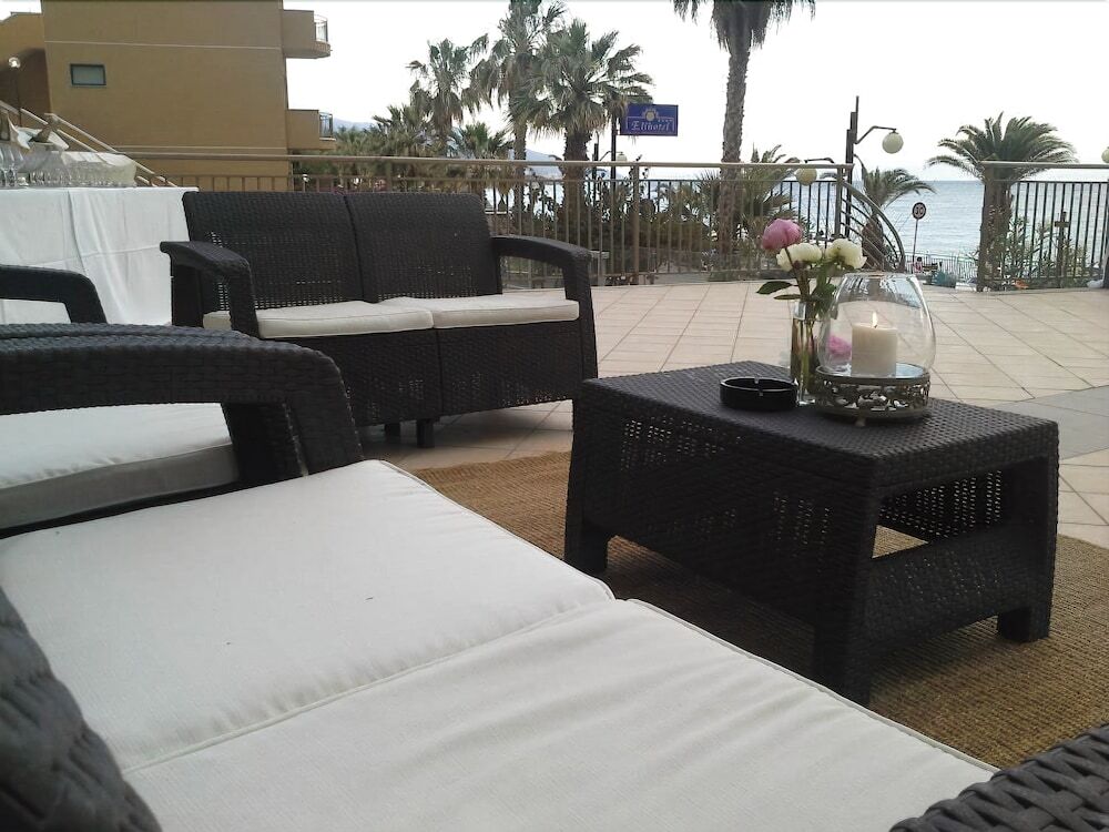 Elihotel SantʼAlessio Siculo Buitenkant foto